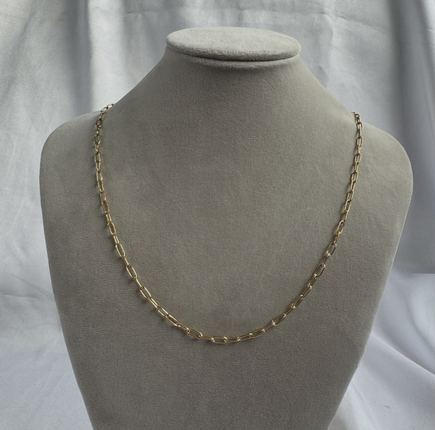 Thin chain necklace