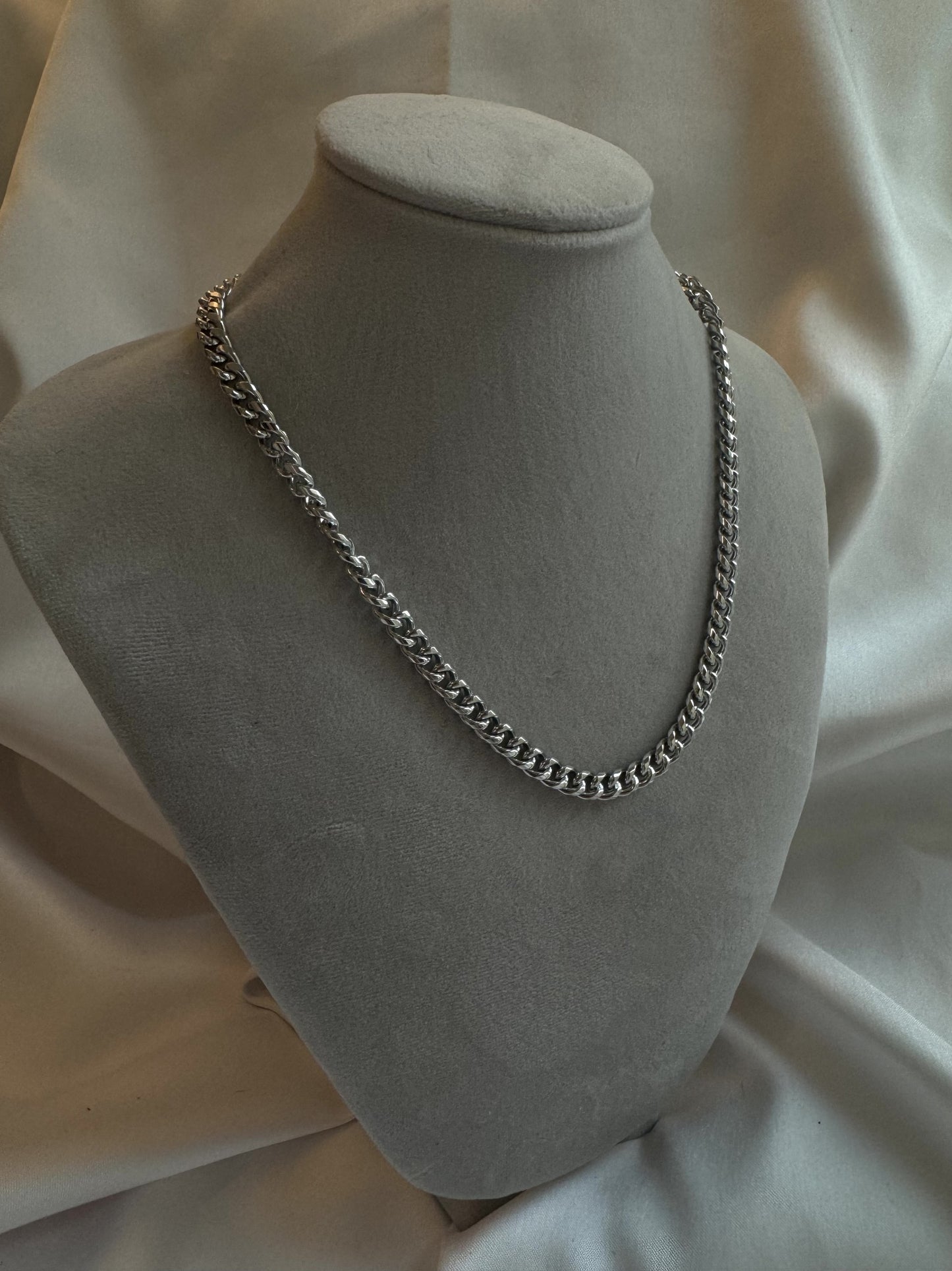 Silver chain necklace